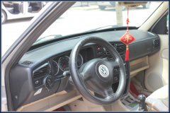因準(zhǔn)備換車，現(xiàn)有05年頂配銀色捷達(dá)轎車一部轉(zhuǎn)讓，車況良好。