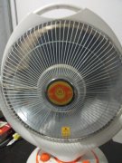 電暖扇，全新的，買回來就用了二次，一直放家沒用了