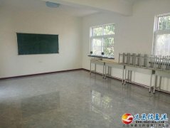 教室出租，桌椅板凳黑板齊全