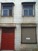 西工區(qū)商貿(mào)城順達(dá)超市后院二層門面房出售75平米。
