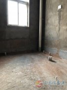 因急用錢，三室一廳低價(jià)毛坯房出售，地位位置好，隨時(shí)看房！