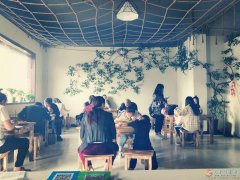 郭莊小區(qū)門口早餐店誠聘服務員