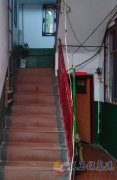 市中心上下兩層獨(dú)家院出售