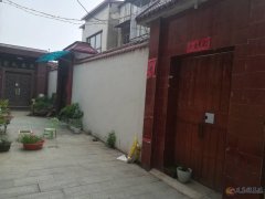 出租兩層獨家小院200平左右 紅盾大廈后兩層
