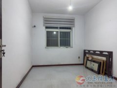 香山街三室兩廳一廚一衛(wèi)有陽臺(tái)房屋出租領(lǐng)包入住，隨時(shí)看房。