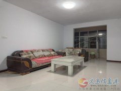 香山街三室兩廳一廚一衛(wèi)有陽臺(tái)房屋出租領(lǐng)包入住，隨時(shí)看房。