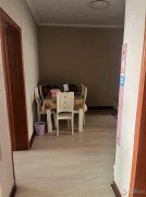 狂口出租一室，一個月350，僅限女生，伶包入住