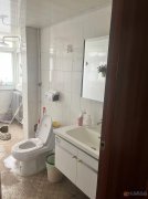 狂口出租一室，一個月350，僅限女生，伶包入住
