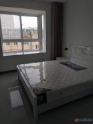 精裝電梯房，全新一天沒住過，95平2室2廳，1500元/月