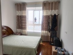 銀杏國際精裝電梯房，89平2室2廳有證可過戶，中間樓層，拎包